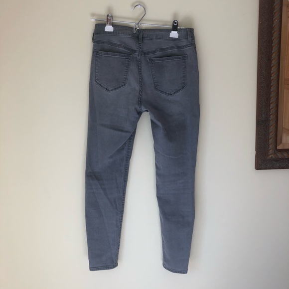 Old Navy Gray Rockstar Jeans size 8 - Picture 3 of 3